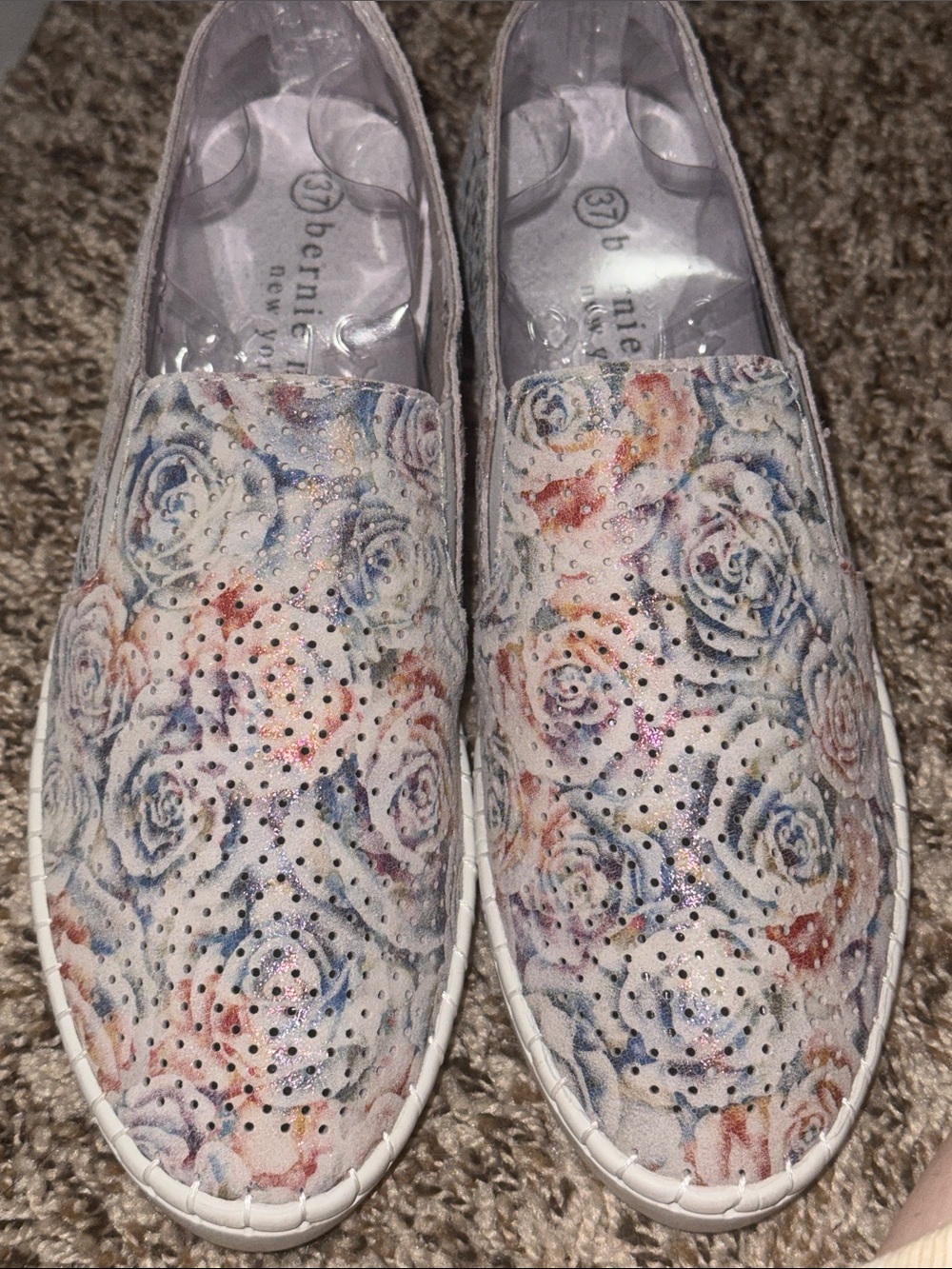 New bernie mev. Perforated Floral Slip-Ons in Blue, Pink & Cream SZ W EU 37